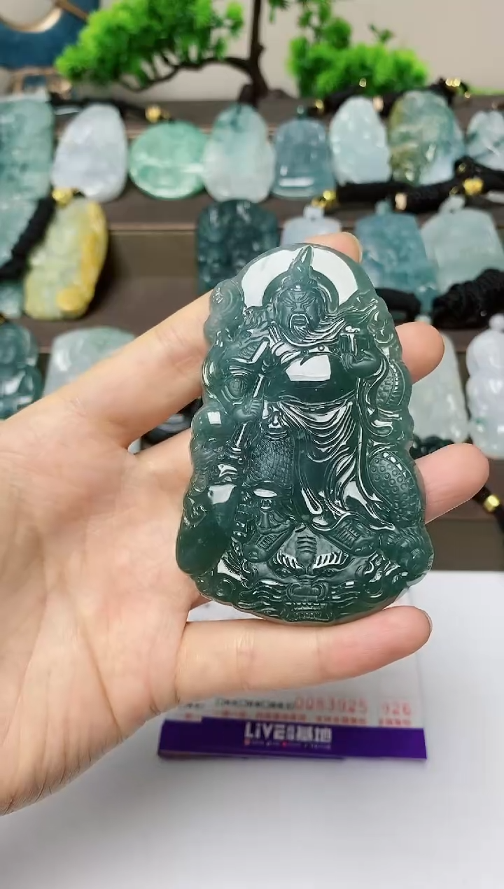 翡翠未镶嵌颈饰