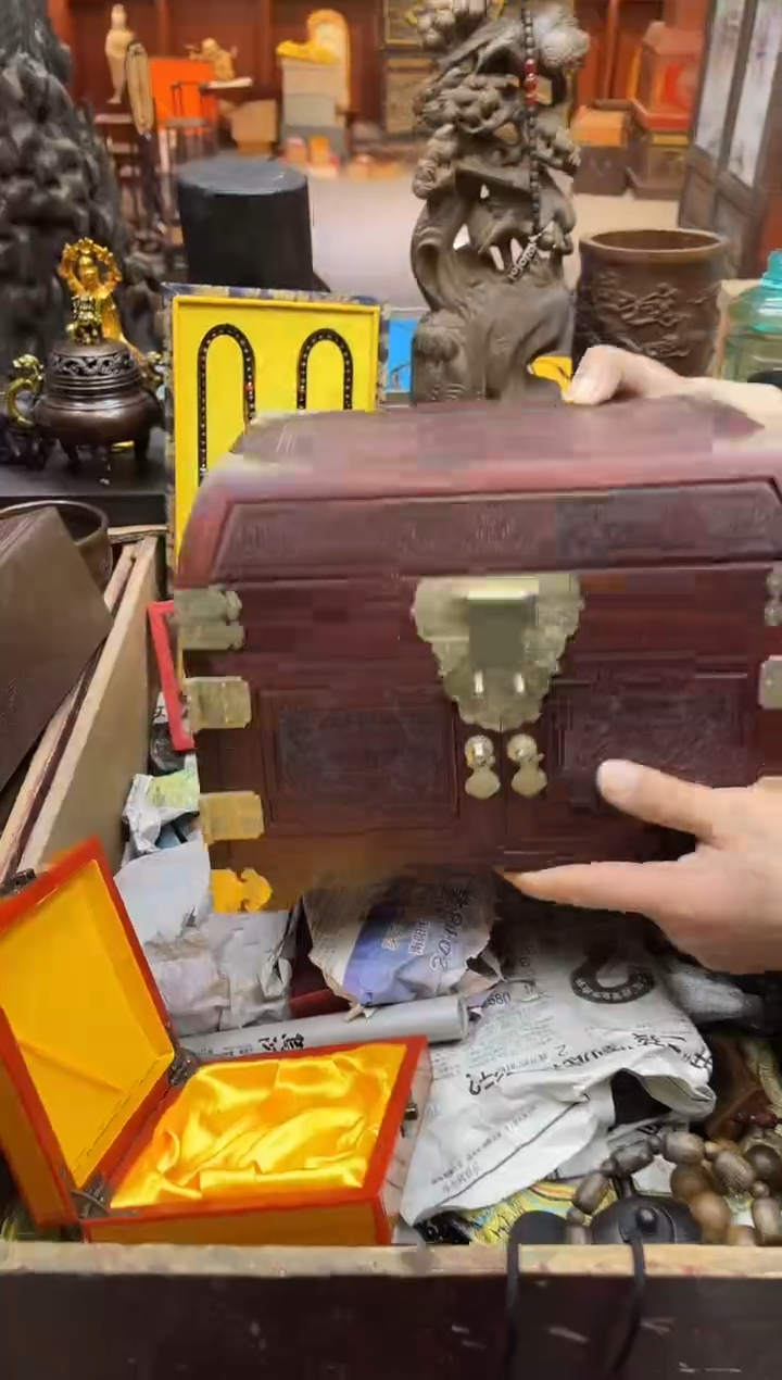 【闪购商品】大叶紫檀（黑酸枝木类） 