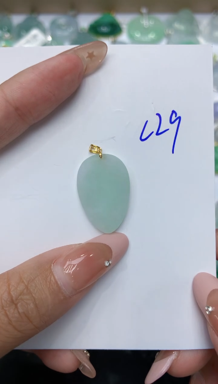 【闪购商品】翡翠颈饰18K金镶嵌8888888888