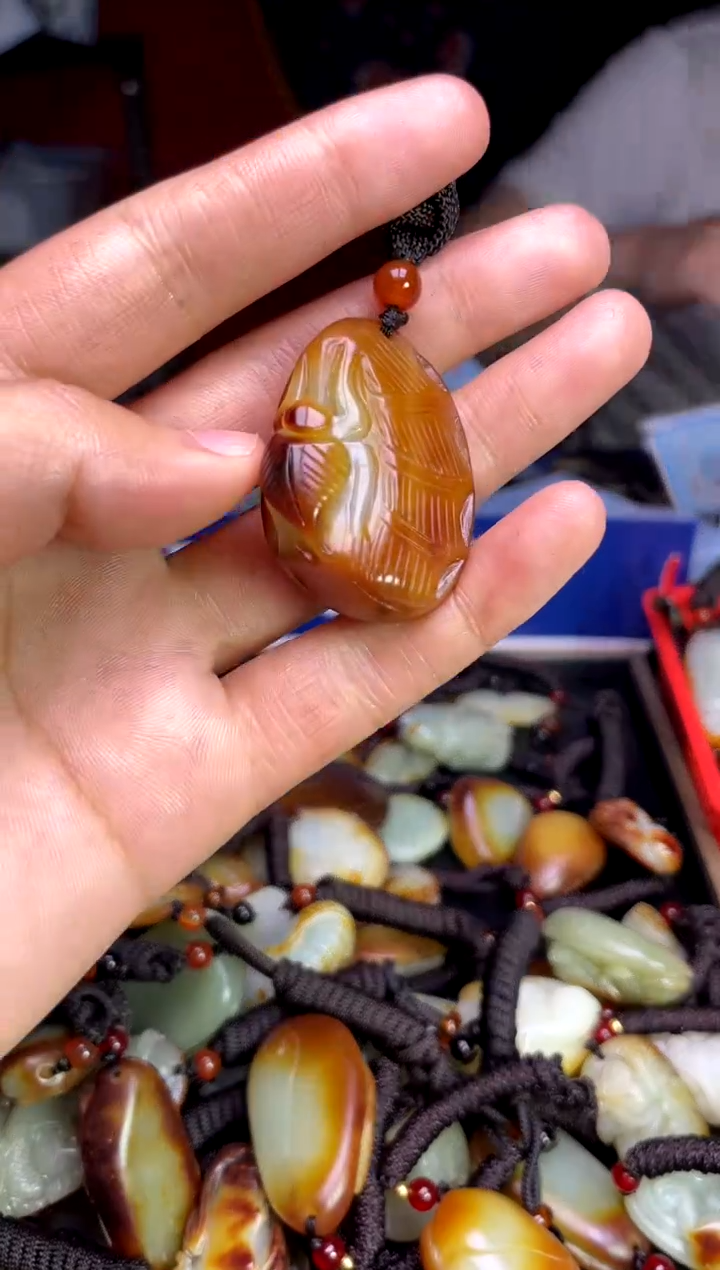 和田玉未镶嵌颈饰1