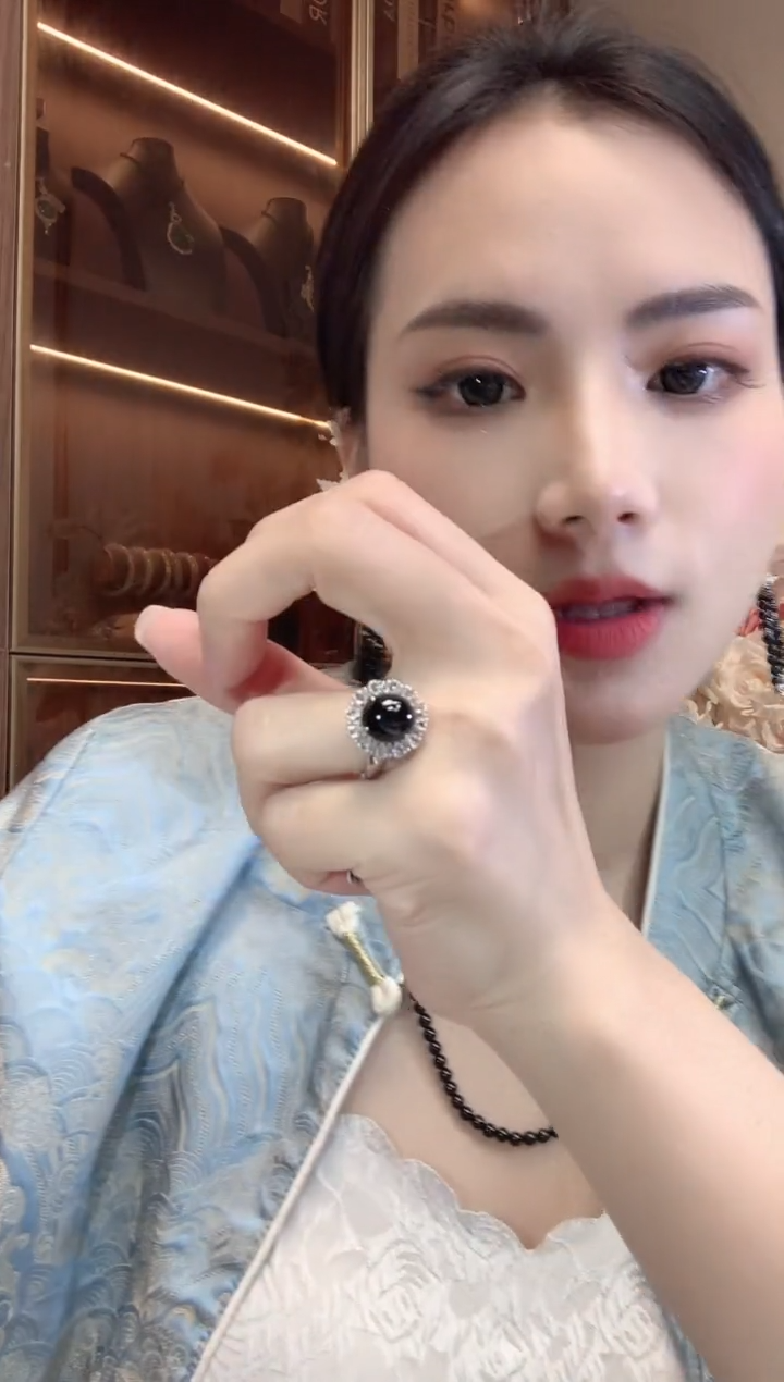 【闪购商品】翡翠18K金镶嵌戒指D51 一件