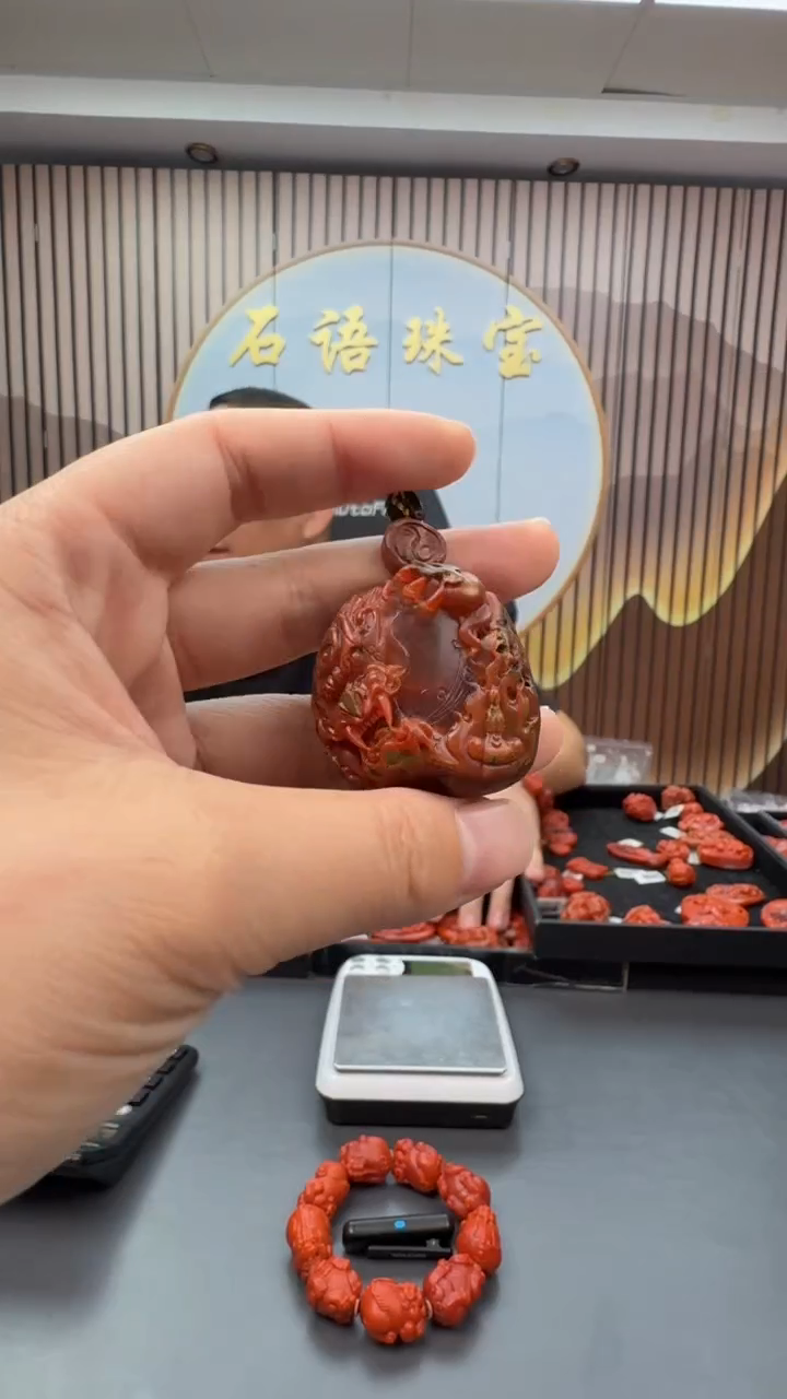 未镶嵌雕刻南红玛瑙059ZB1028产品一个