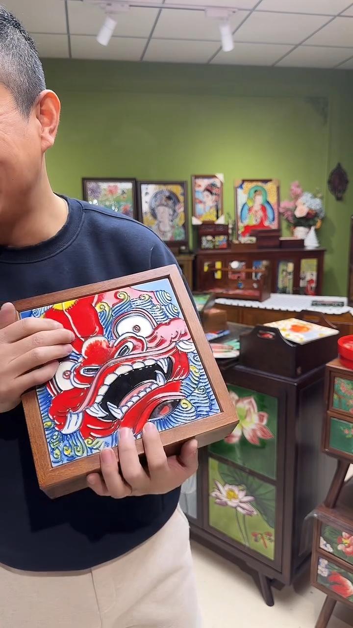 陶瓷  醒狮 干果盒