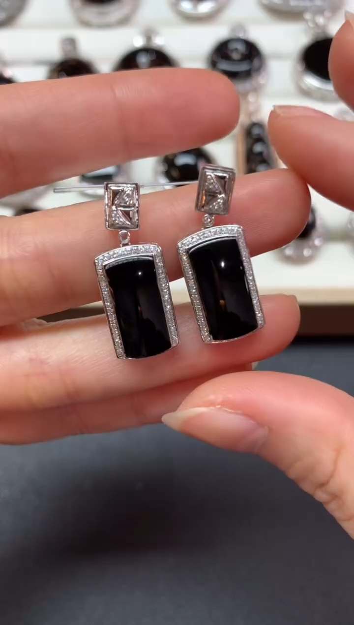 【闪购商品】翡翠耳饰18K金镶嵌Z611|8999