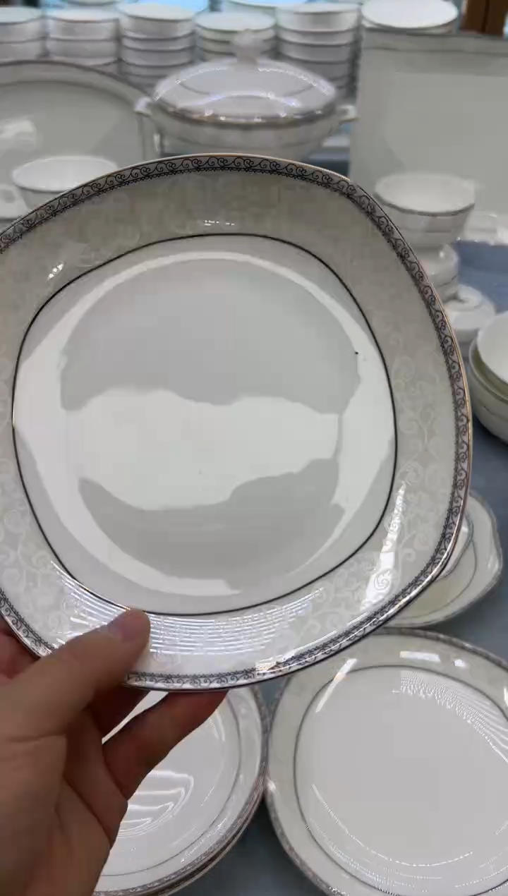 骨瓷玲珑7.5方2个