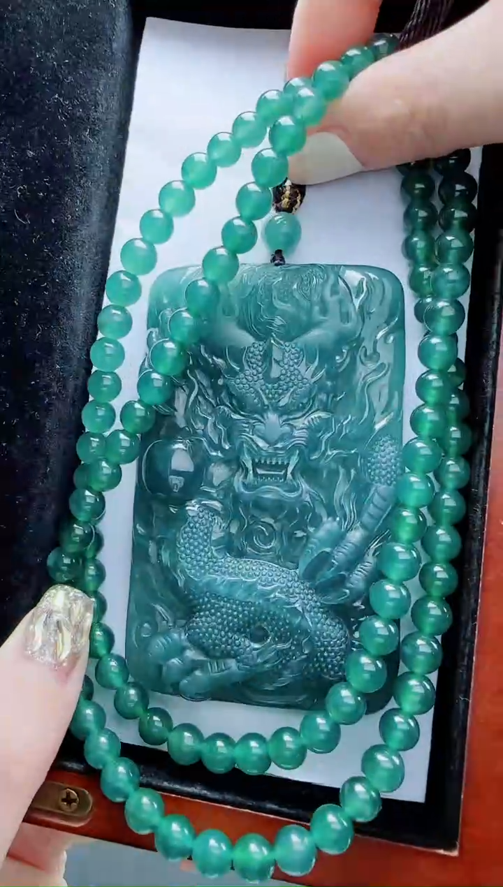 颈饰未镶嵌翡翠多样性发其一79577       龙牌+珠链