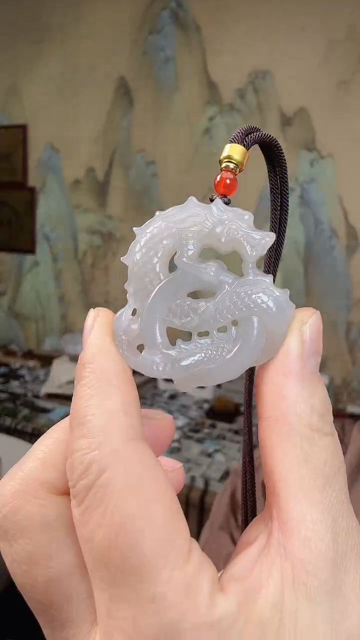 颈饰未镶嵌和田玉.