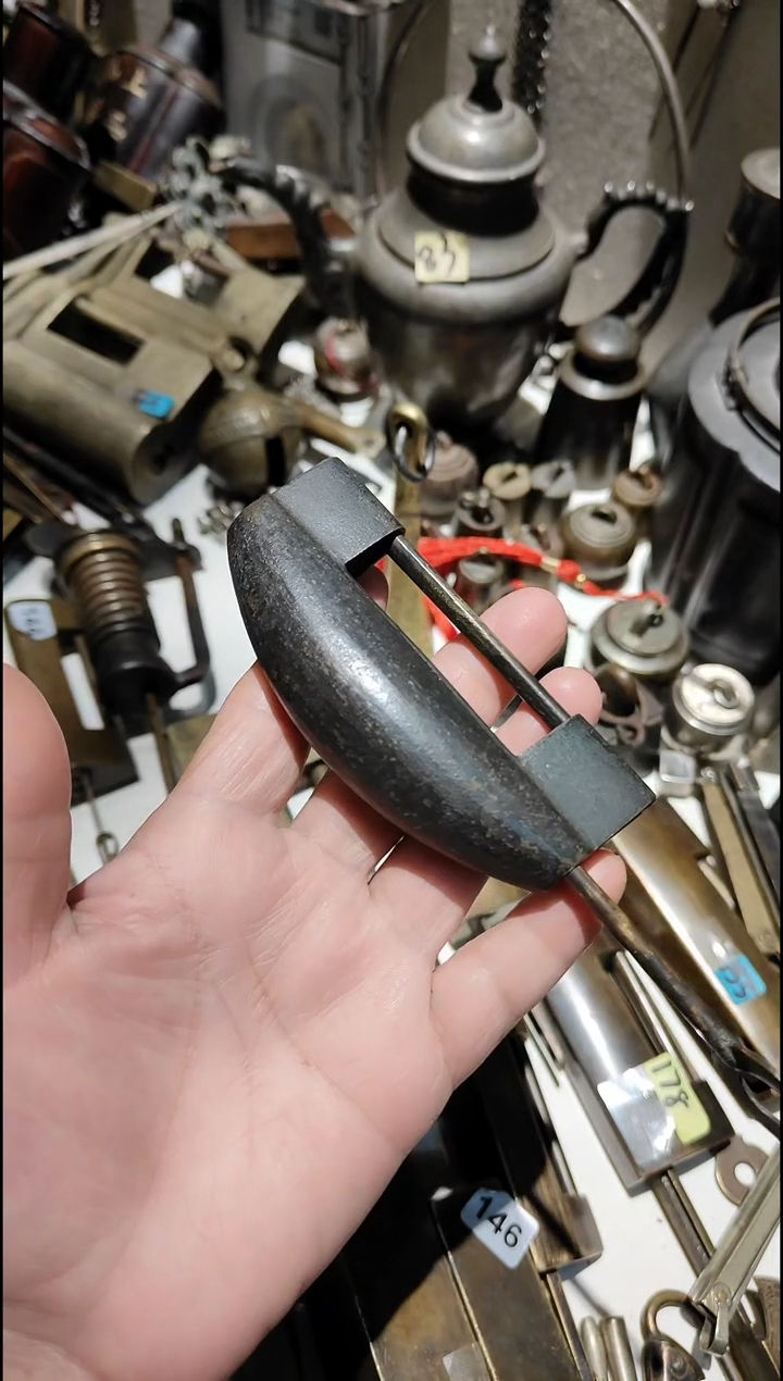 金属古典摆件家居摆件一个