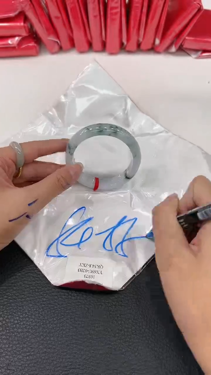 【闪购商品】翡翠手镯未镶嵌手镯