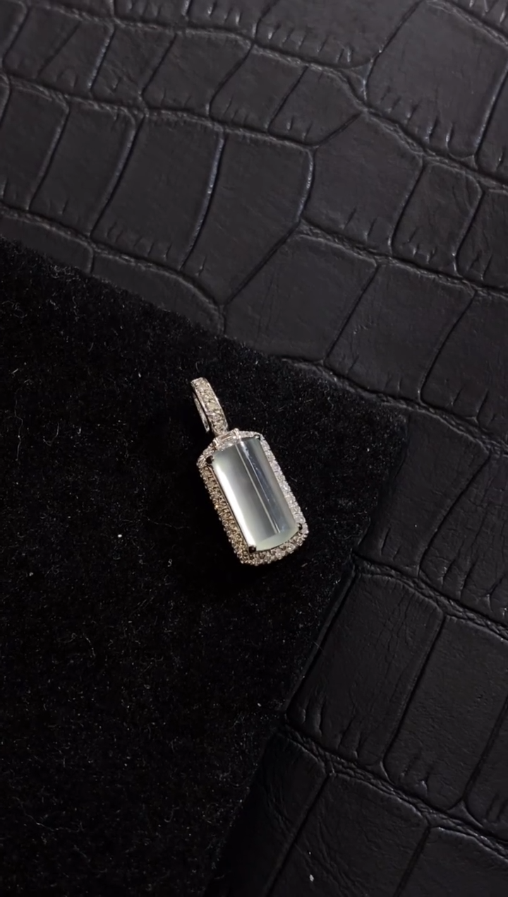 颈饰18K金镶嵌翡翠麦*收到货48小时鉴赏期（超时不退不换） 