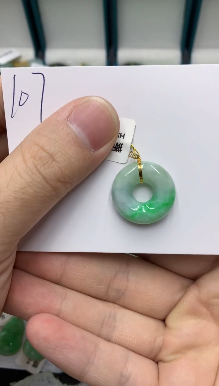 【闪购商品】翡翠颈饰18K金镶嵌翡翠