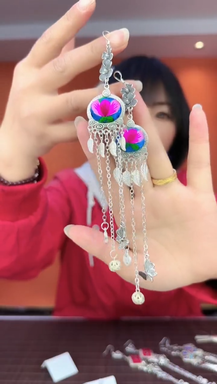 【闪购商品】织绣非遗手工刺绣耳环