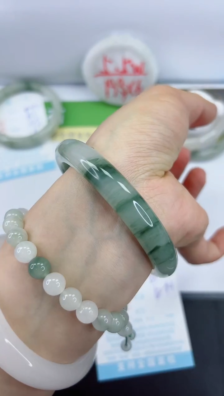 【闪购商品】石英质玉手镯未镶嵌432-63.1