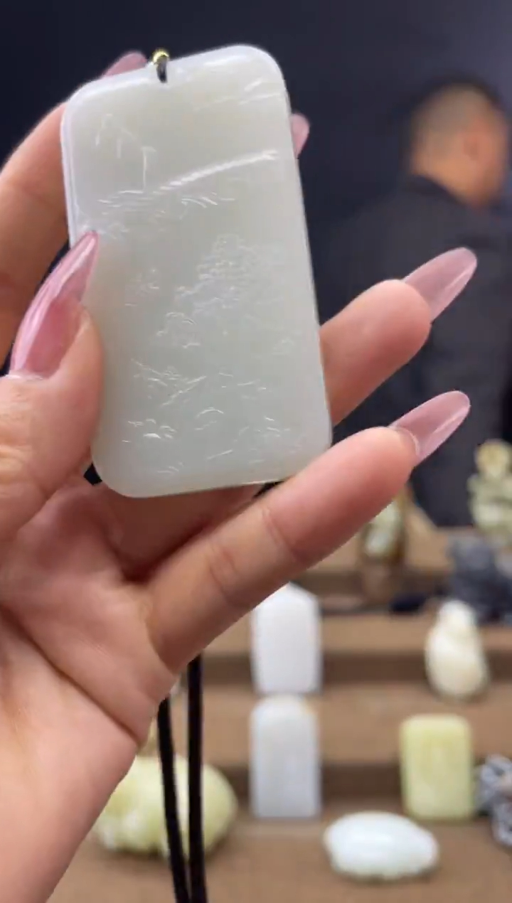 颈饰未镶嵌和田玉1