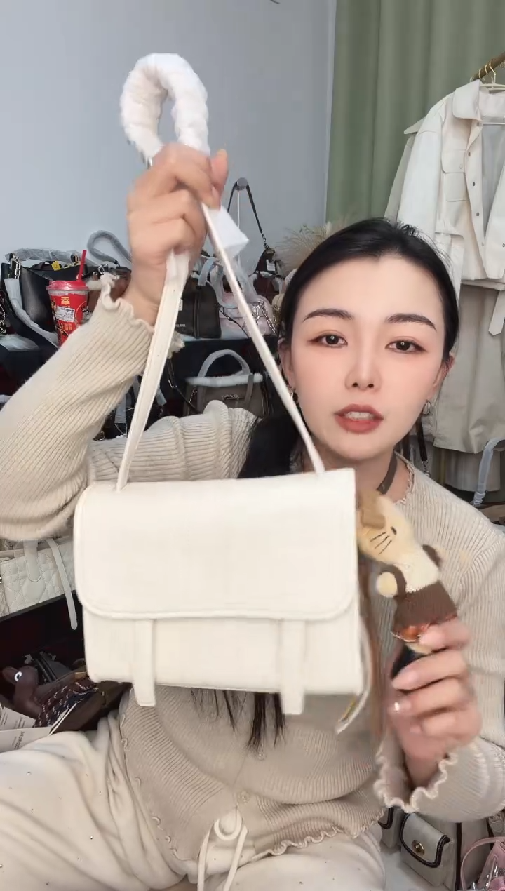 真皮带kitty新款单肩