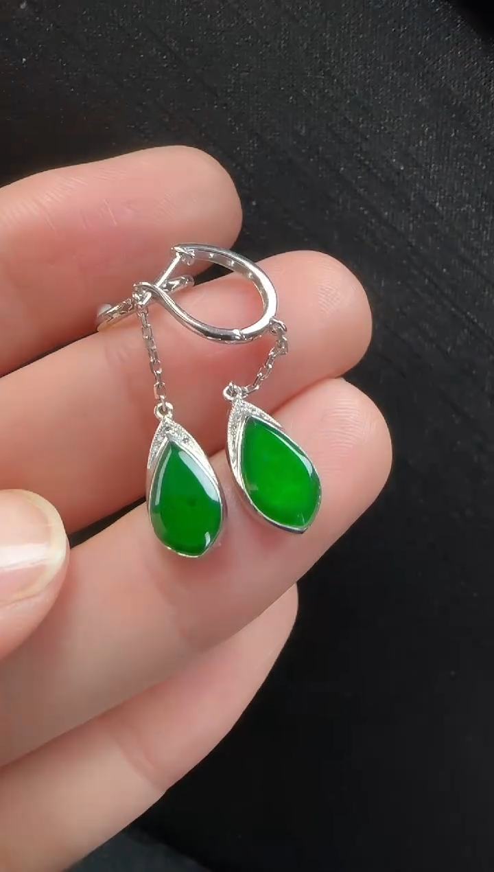 18K金镶嵌翡翠耳饰306水滴一对