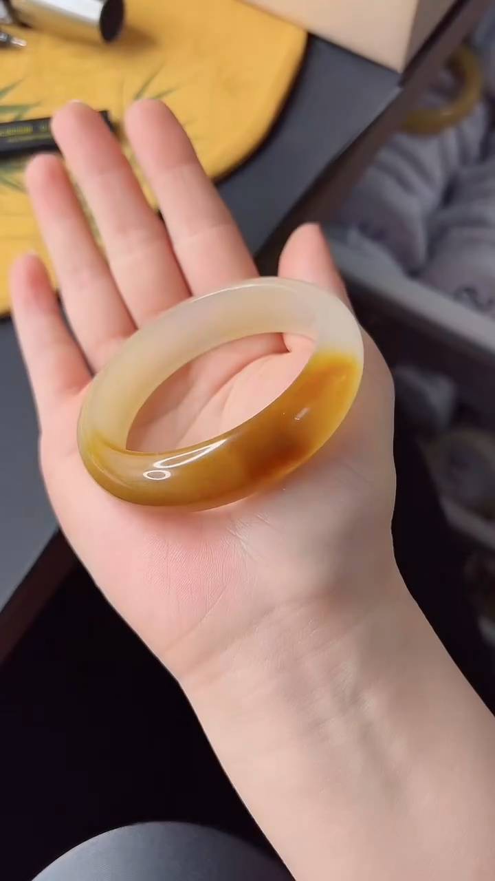 【闪购商品】石英质玉手镯未镶嵌265-57