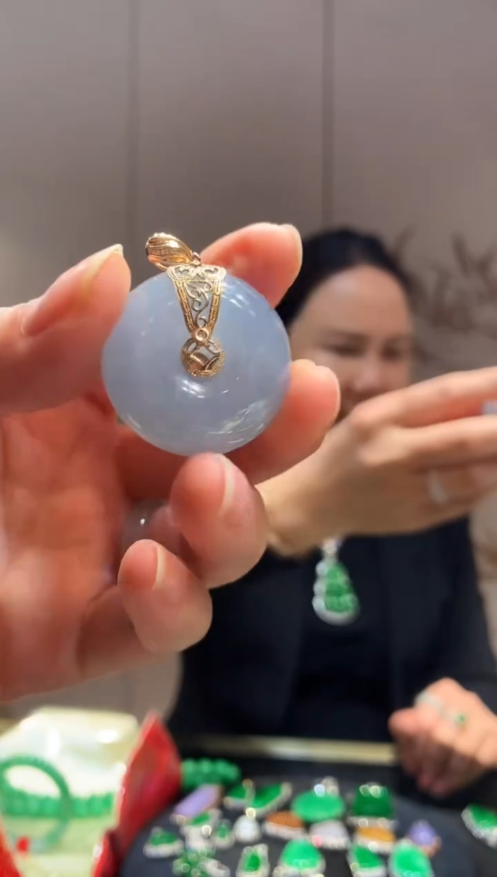【闪购商品】翡翠吊坠(不含链)18K金镶嵌甜甜圈