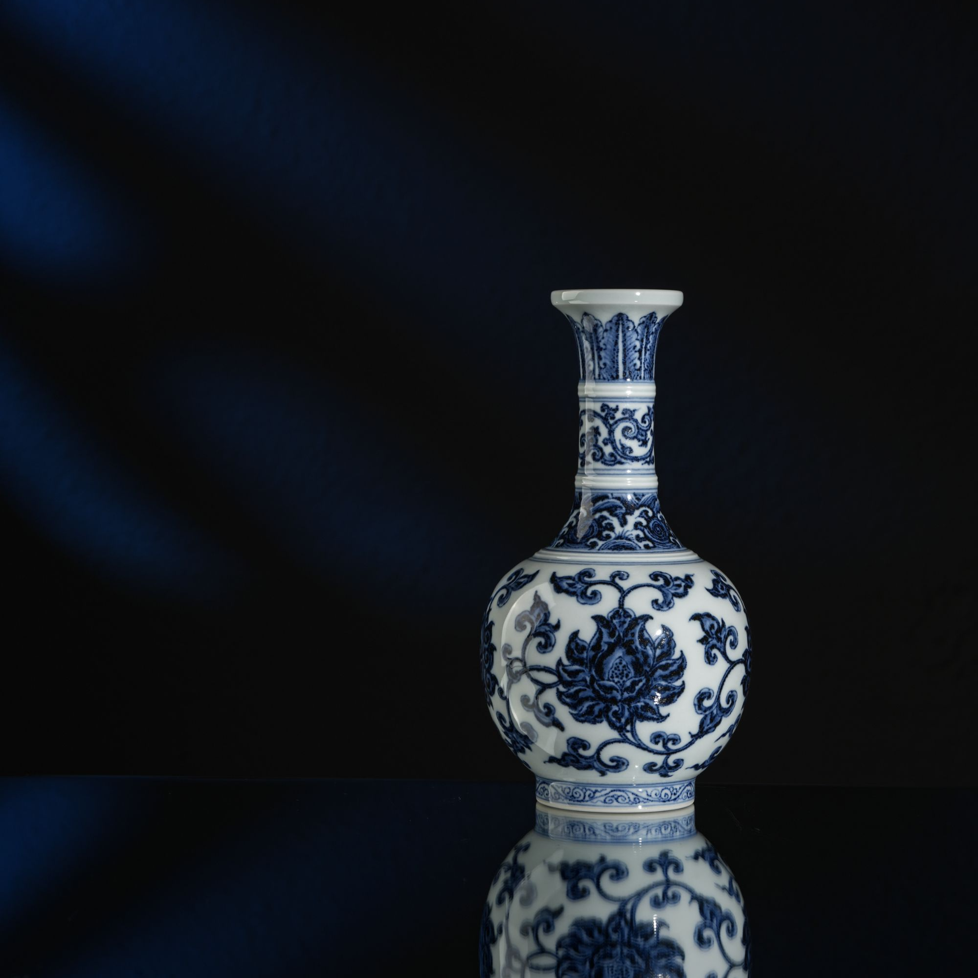 且斋慕明金刚莲长颈瓶口径4.7高18.3肚径10.5