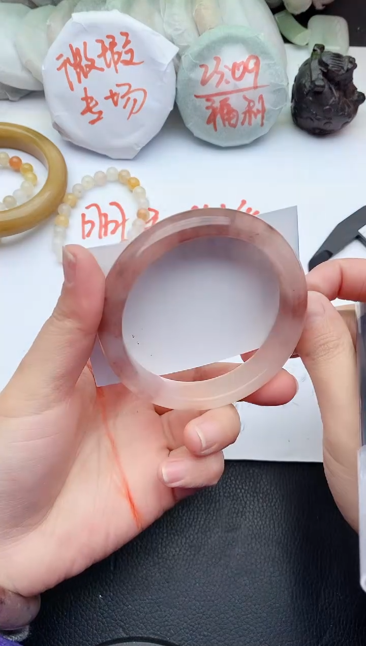 【闪购商品】石英质玉手镯未镶嵌E152+60/61