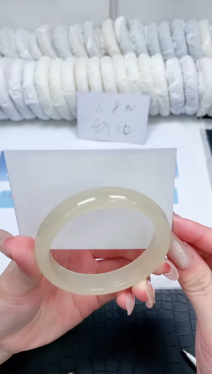 【闪购商品】石英质玉未镶嵌手镯N217-58.4