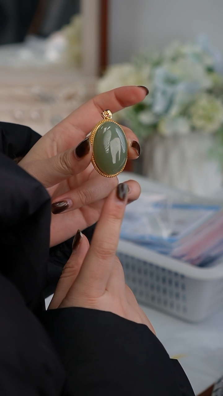 【闪购商品】和田玉吊坠(不含链)18K金镶嵌鸭蛋青吊坠