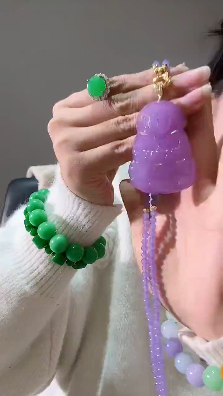 颈饰未镶嵌翡翠紫观音一套