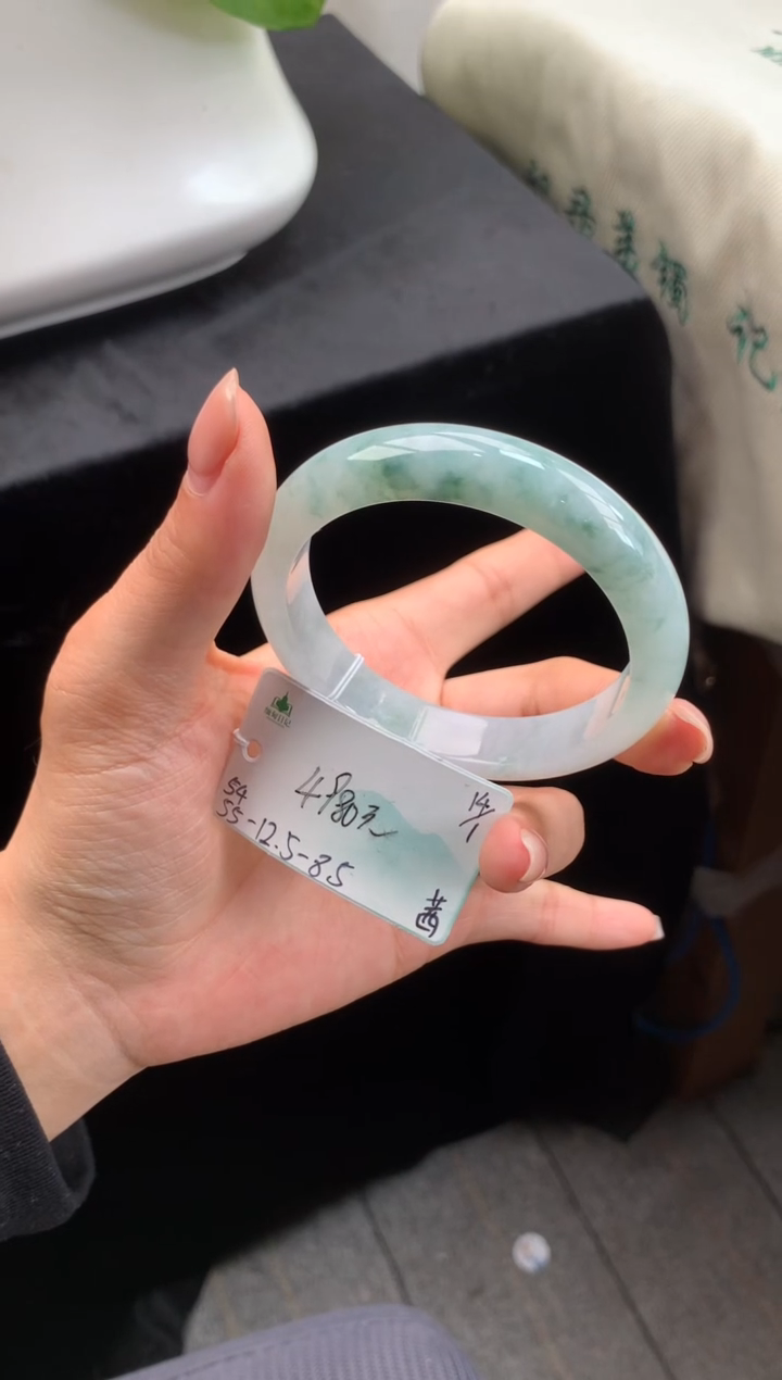 【闪购商品】翡翠手镯未镶嵌下单联系客服核对地址哦
