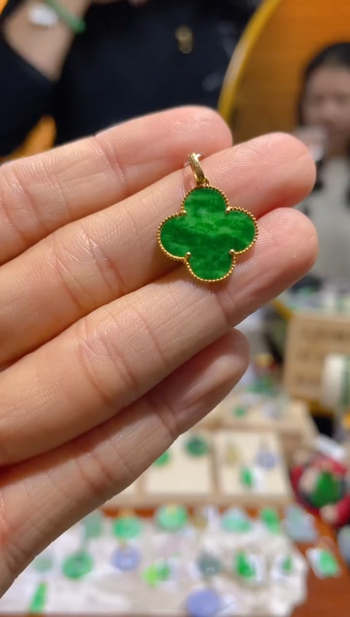 【闪购商品】翡翠颈饰18K金镶嵌假一赔三