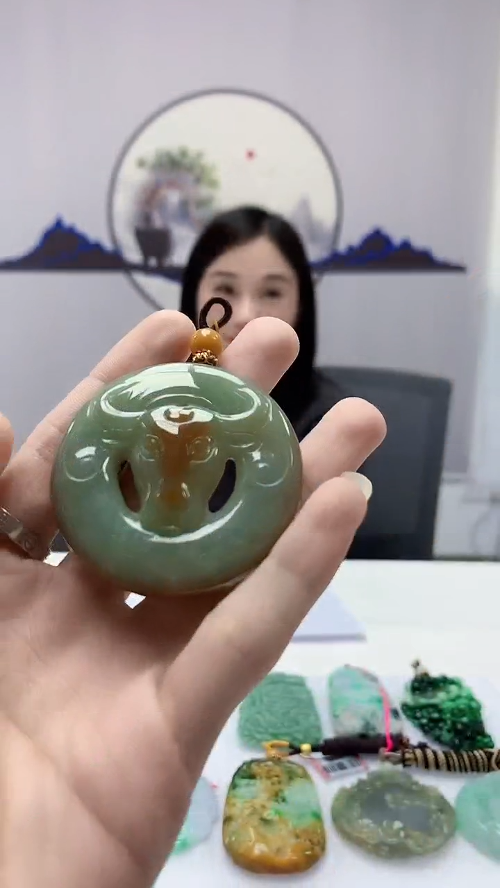 【闪购商品】定制翡翠未镶嵌4852DD-毛货挂件160