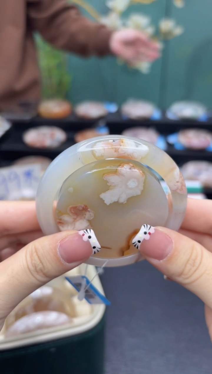 石英质玉未镶嵌手镯A128(55圈赠送镯心)