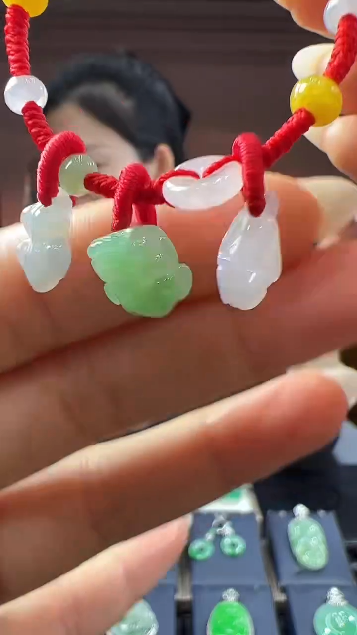未镶嵌挂件翡翠手绳