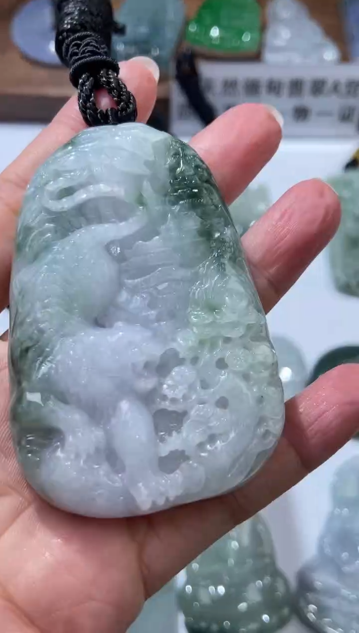 翡翠未镶嵌挂件2204705    