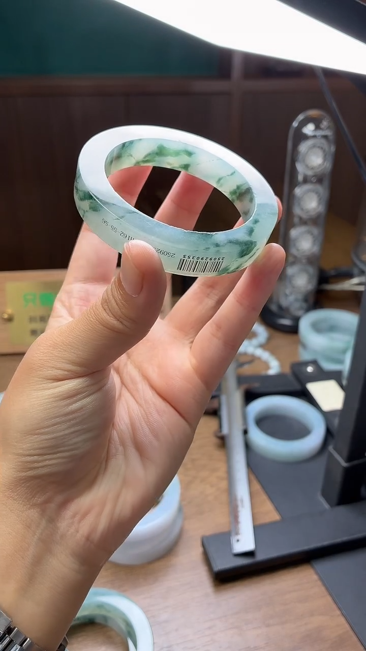 未镶嵌手镯定制翡翠回*定制