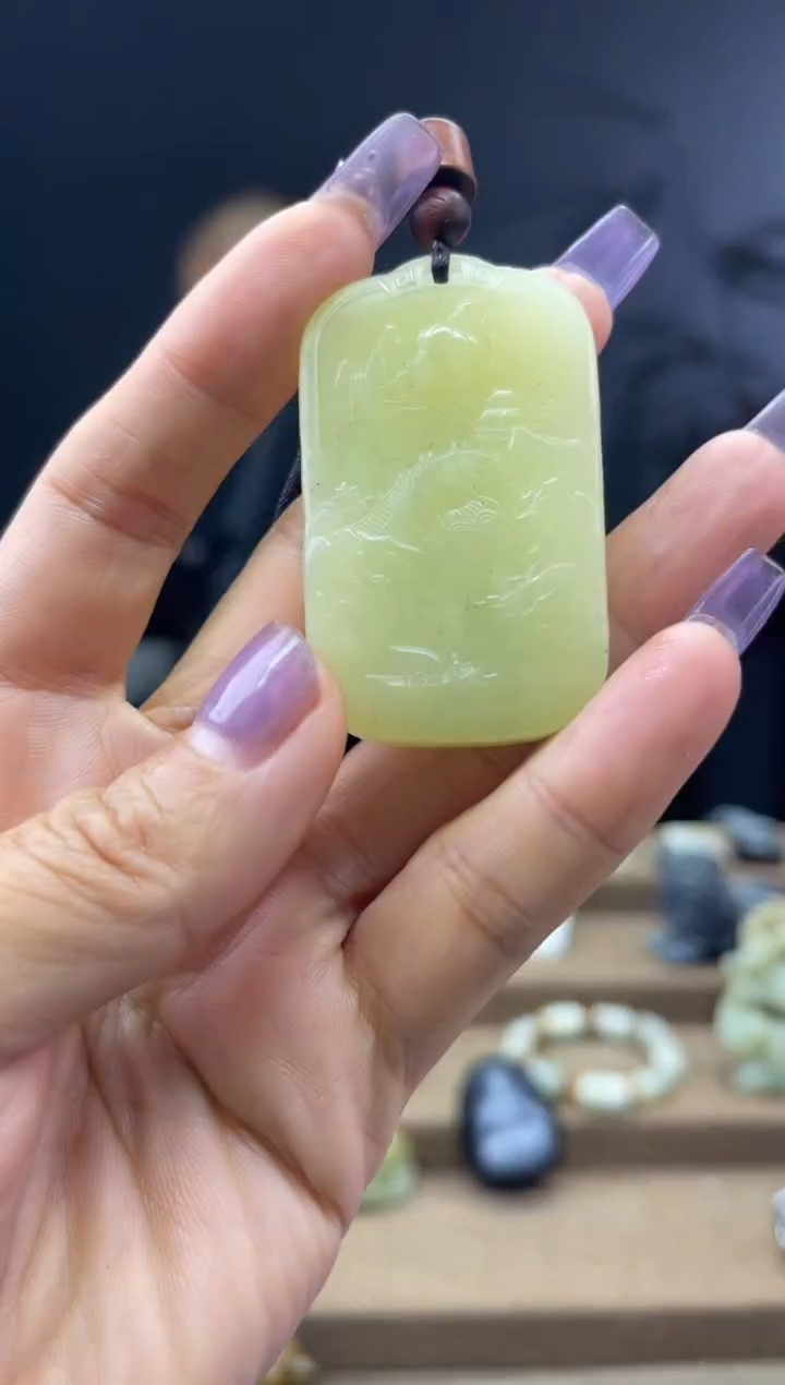 颈饰未镶嵌和田玉1