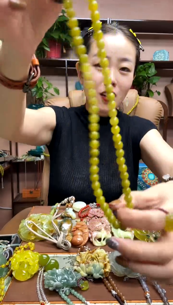 未镶嵌岫玉吊坠多样性发货发其中之一