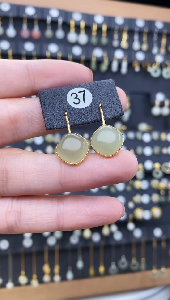 和田玉银S925镀金镶嵌耳饰s****菜方形