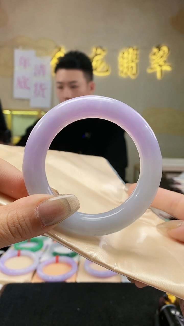 【闪购商品】翡翠手镯（圆镯）未镶嵌          1