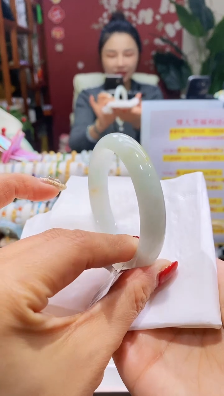 【闪购商品】翡翠手镯未镶嵌86洒金5556/11.9*7.0