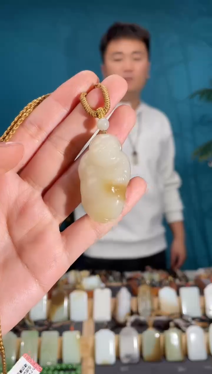 颈饰未镶嵌和田玉1