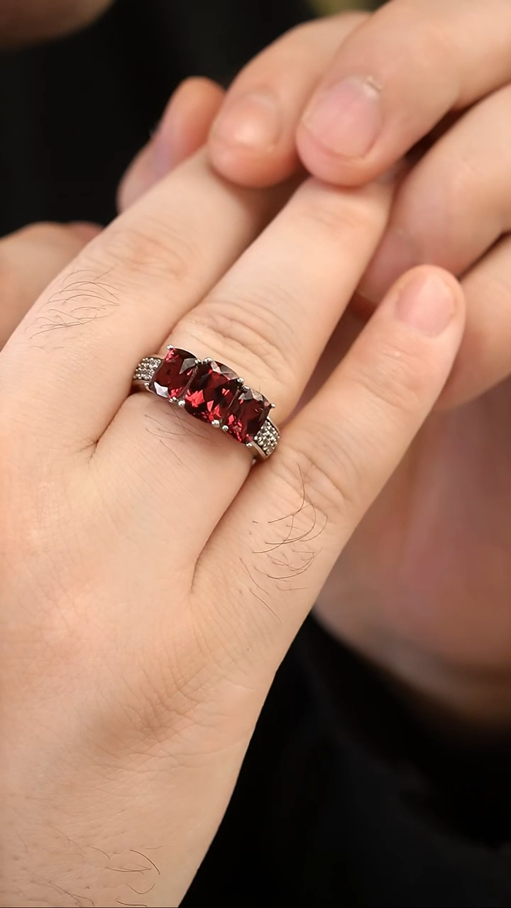 【闪购商品】石榴石戒指银S925镶嵌石榴石戒指