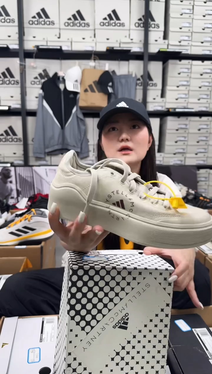 【闪购商品】38/38.5码阿迪达斯休闲鞋 备注码数