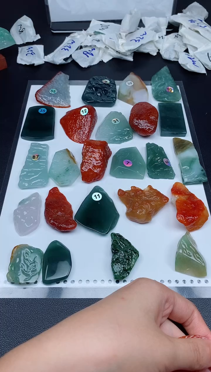 翡翠未镶嵌吊坠(不含链)黄***宝00026057