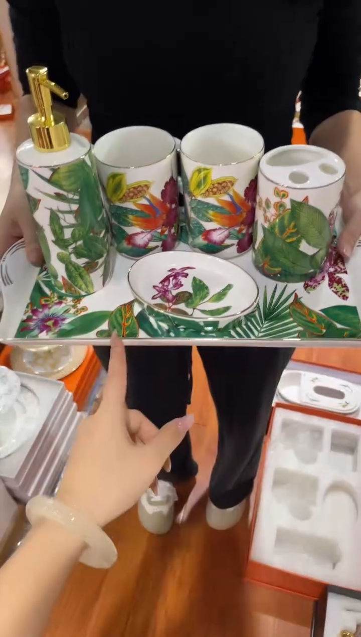 杯鸿辉家品牌瓷器，京东包邮！