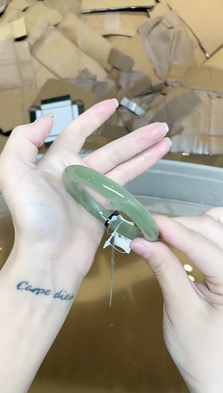 和田玉手镯未镶嵌463-60