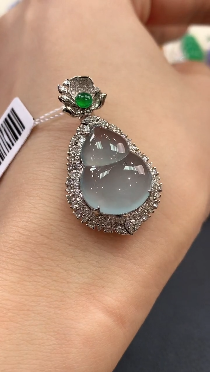 【闪购商品】翡翠吊坠(不含链)18K金镶嵌C229
