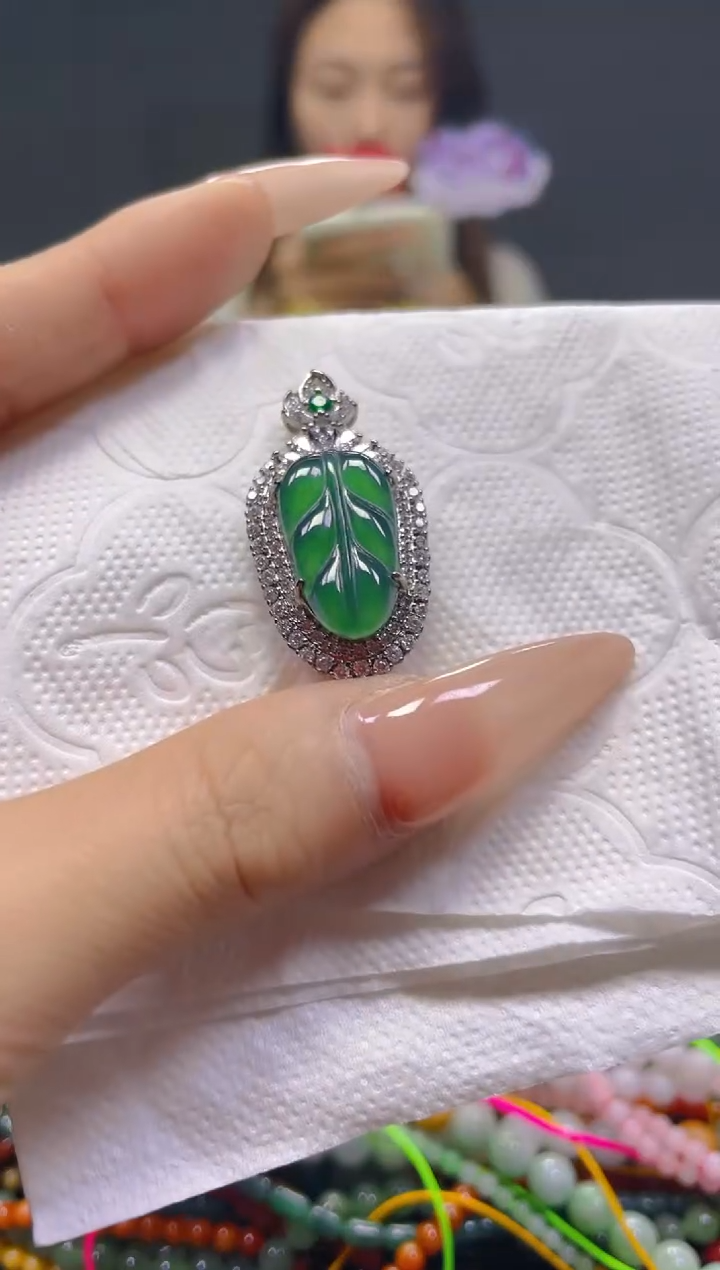 颈饰未镶嵌翡翠/R/翡翠A货，一件也是批发价