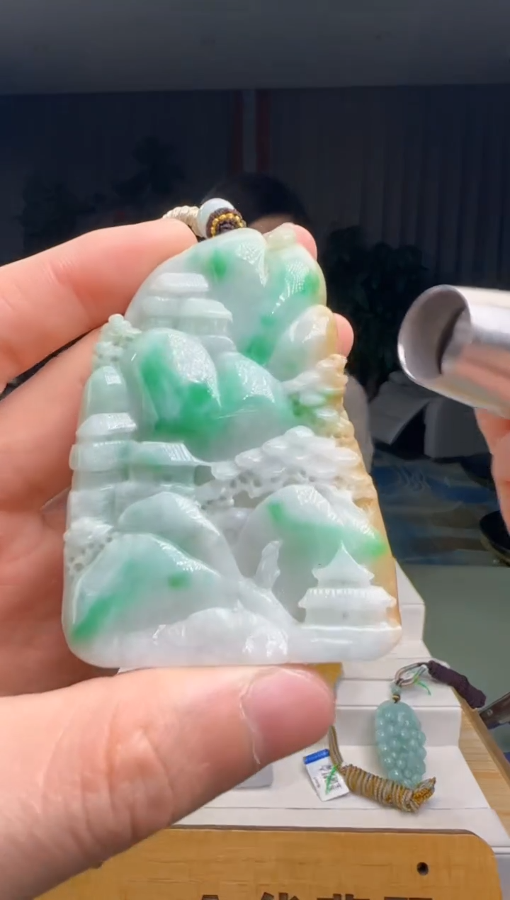 【闪购商品】翡翠吊坠(不含链)未镶嵌DY@@60B7J12747