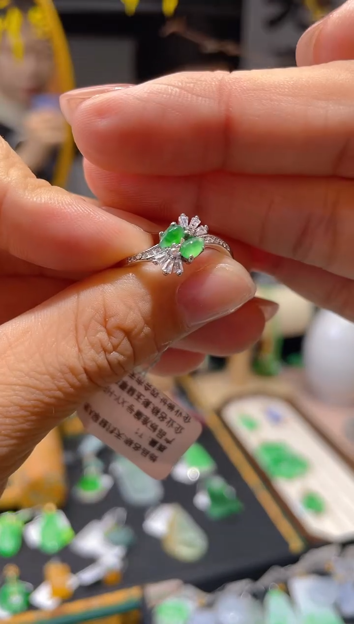 【闪购商品】翡翠颈饰未镶嵌假一赔三