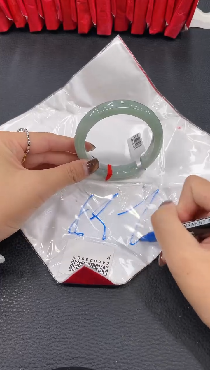 【闪购商品】翡翠手镯未镶嵌手镯